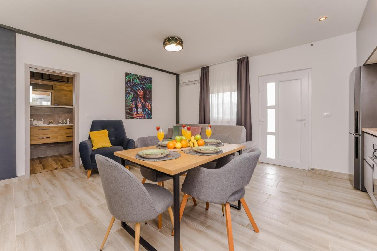 Apartmani Dmarie Привлака Экстерьер фото
